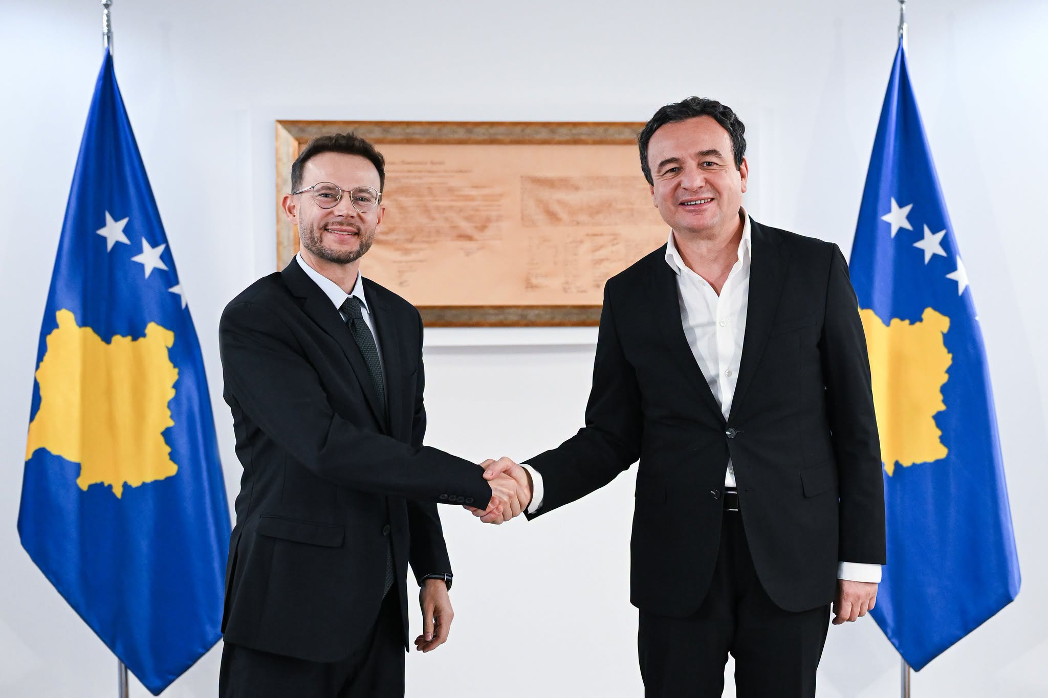 Kurti pret studiuesin Ardian Jusufi, diskutojnë avancimin e inteligjencës artificiale dhe robotikës në Kosovë