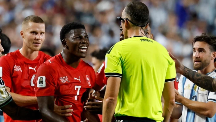 Embolo thyen heshtjen pas kartonit të kuq ndaj Argjentinës