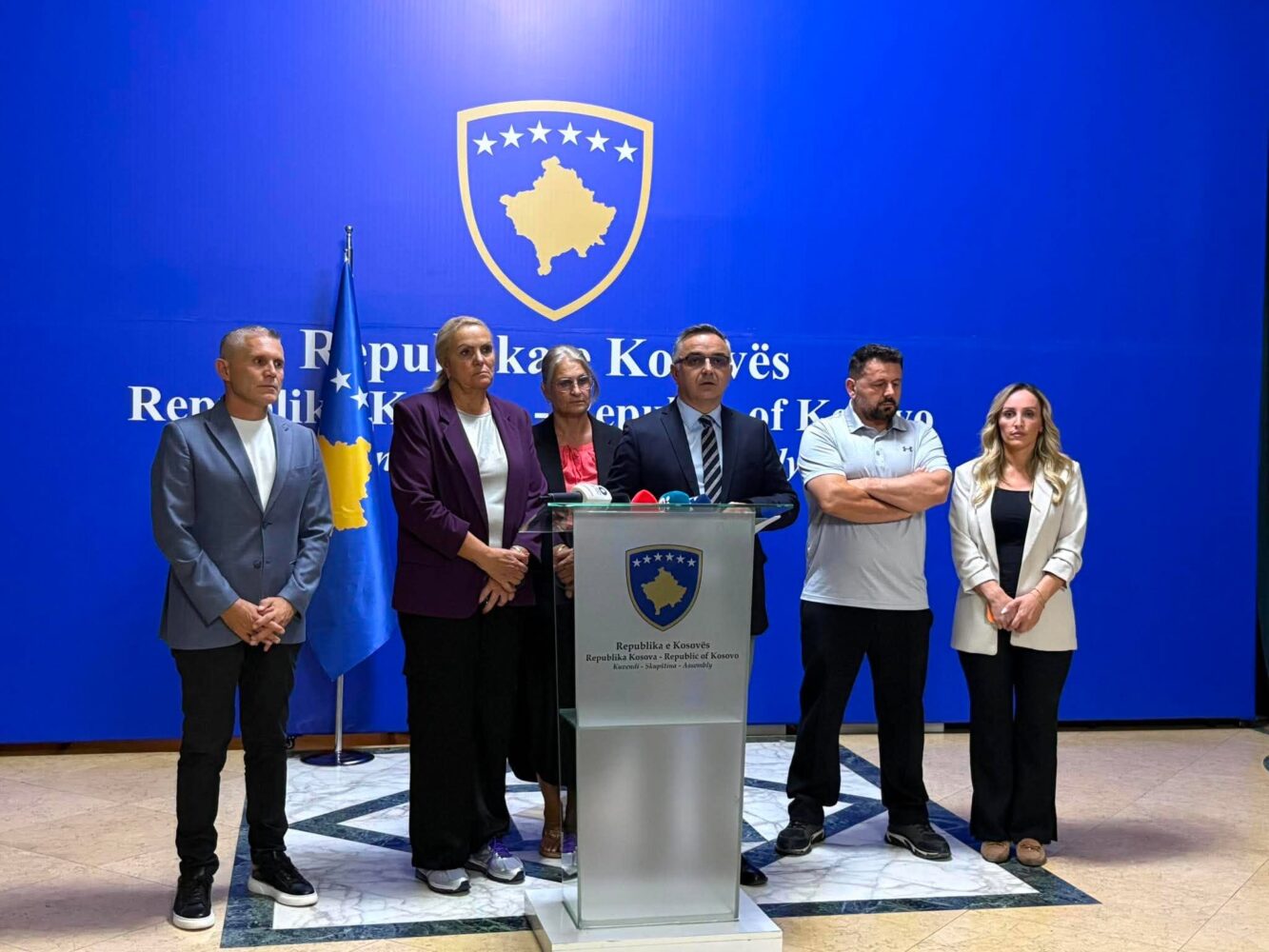 Tahiri  Nuk do të lejojmë rrezikimin e rendit kushtetues  kërkojmë seancë të jashtëzakonshme sonte në orën 22 30