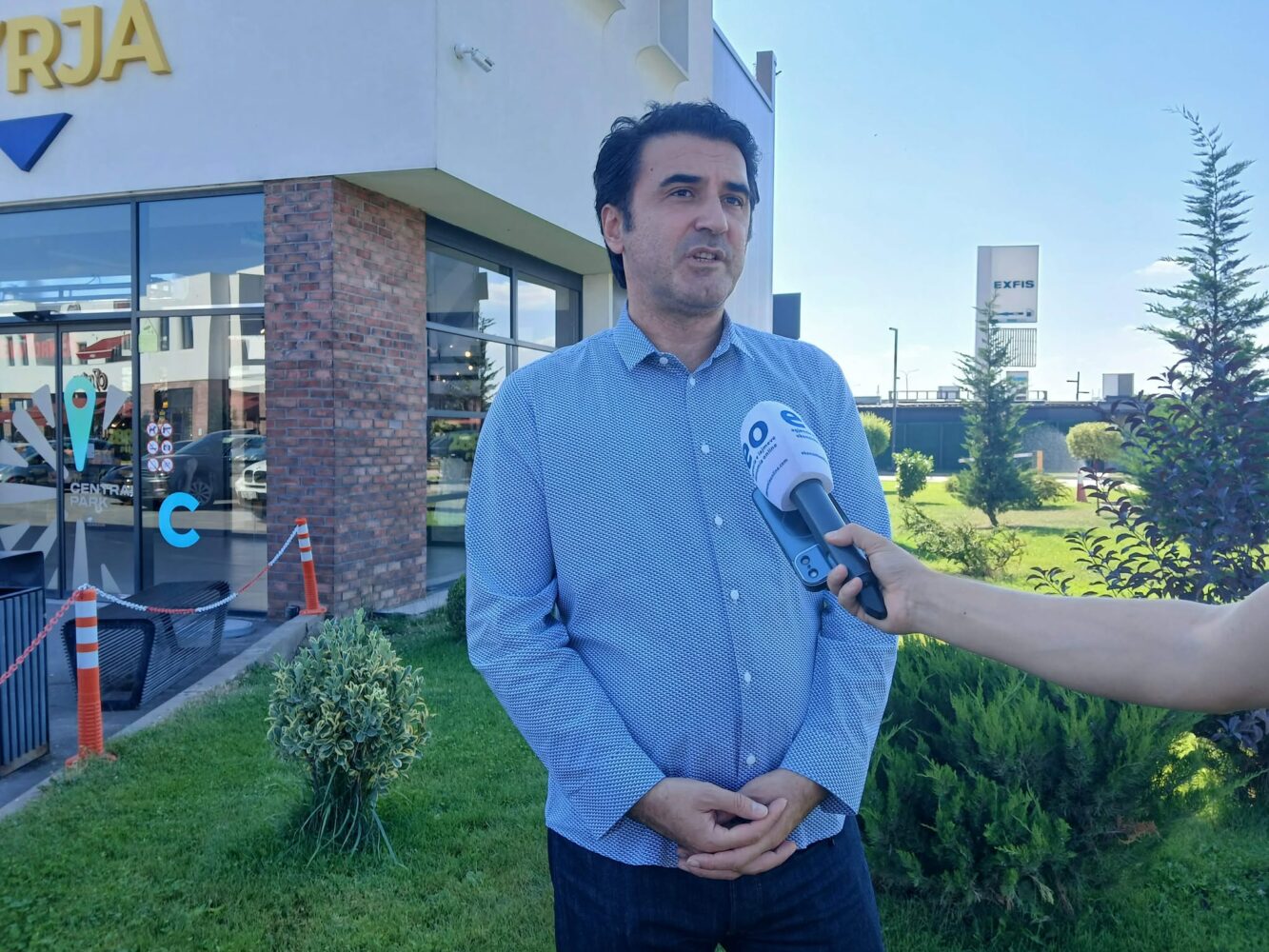 Paqëndrueshmëria politike kërcënon investimet dhe projektet e mëdha në Kosovë