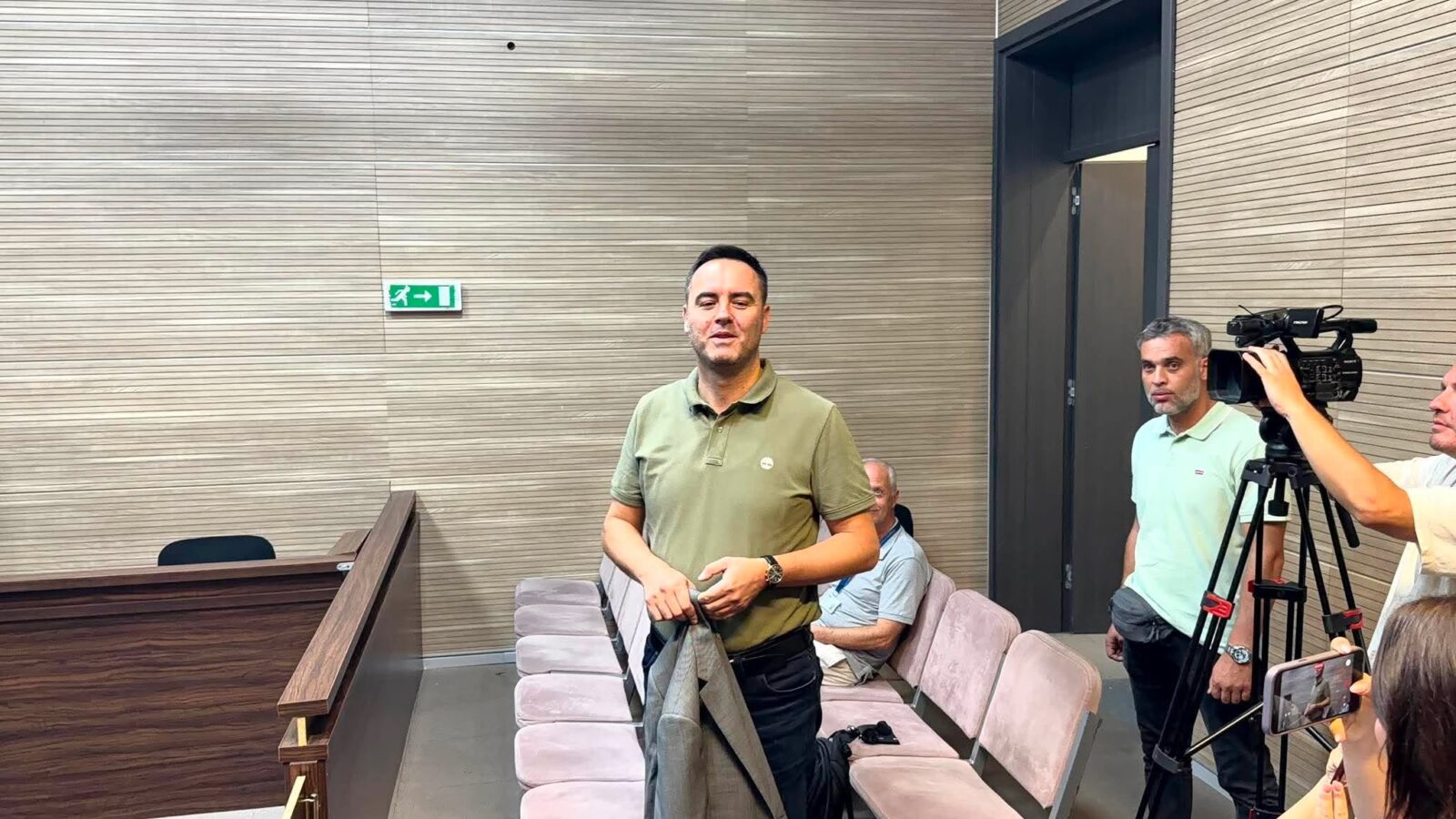 Konjufca paraqitet në Gjykatë  nis rigjykimi për rastin e gazit lotsjellës në Kuvend