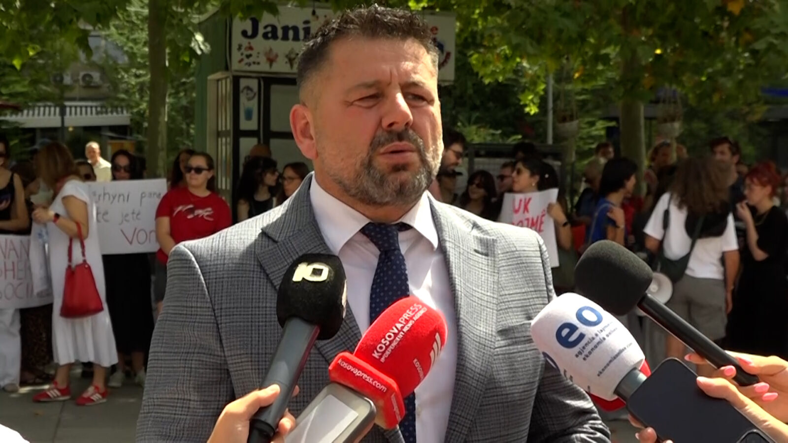 Figura e tanishme s’ka tekst alternativ. Emri i kartelës është: bek-berisha-foto.jpg