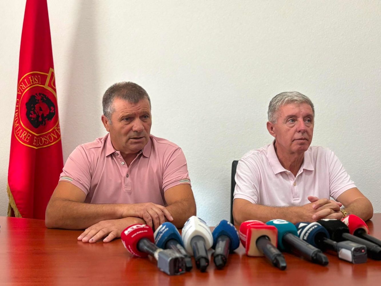 Jashari paralajmëron reagim në rast të një vendimi politik në Hagë  thotë se kush e fyen UÇK në  fyen edhe shtetësinë e Kosovës