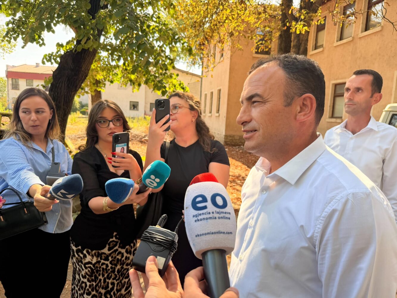 Thaçi  S ka dyshime për varrezë masive  aty u tentua kultivimi i narkotikëve