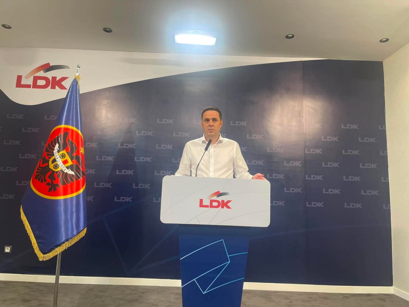 Abdixhiku paralajmëron pasoja për 6 deputetët e LDK së që s do ta votojnë Bekim Sejdiun