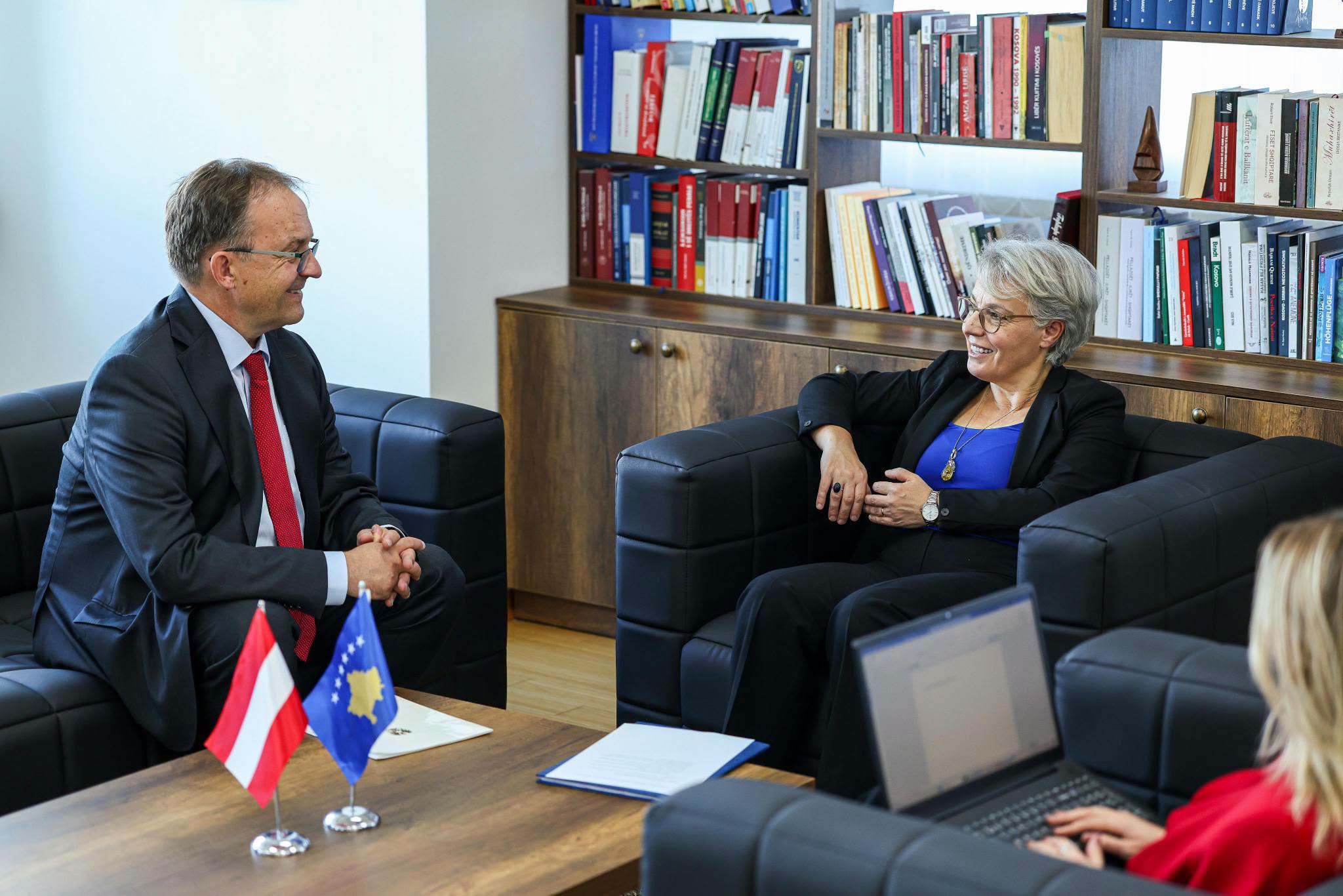 Gërvalla takon ambasadorin austriak, flasin për reformën në drejtësi dhe bashkëpunimin juridik