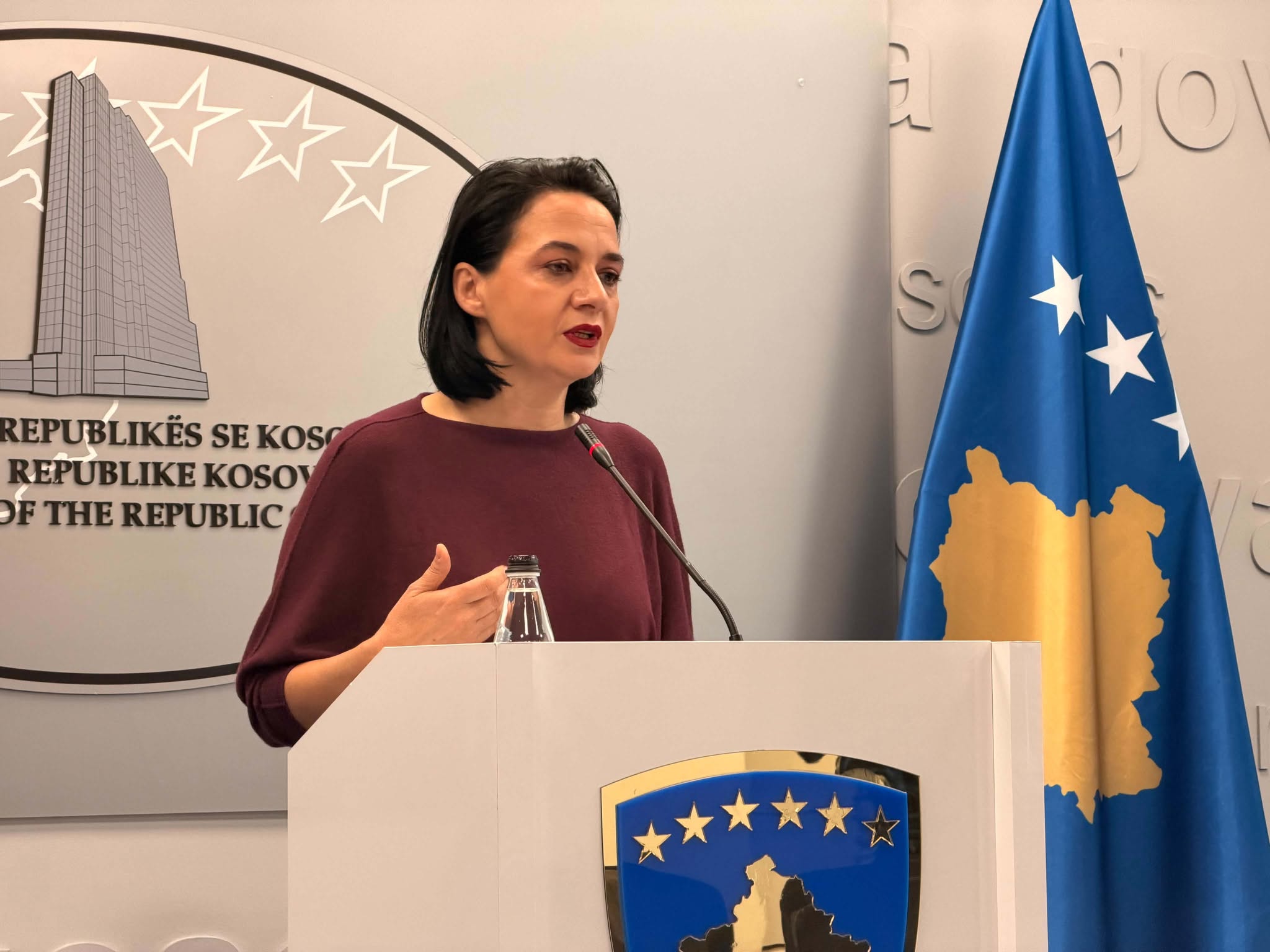 Ministria gjobit Prishtinën me 10 mijë euro për mbeturinat, paralajmëron masa ndaj komunave dhe kompanive